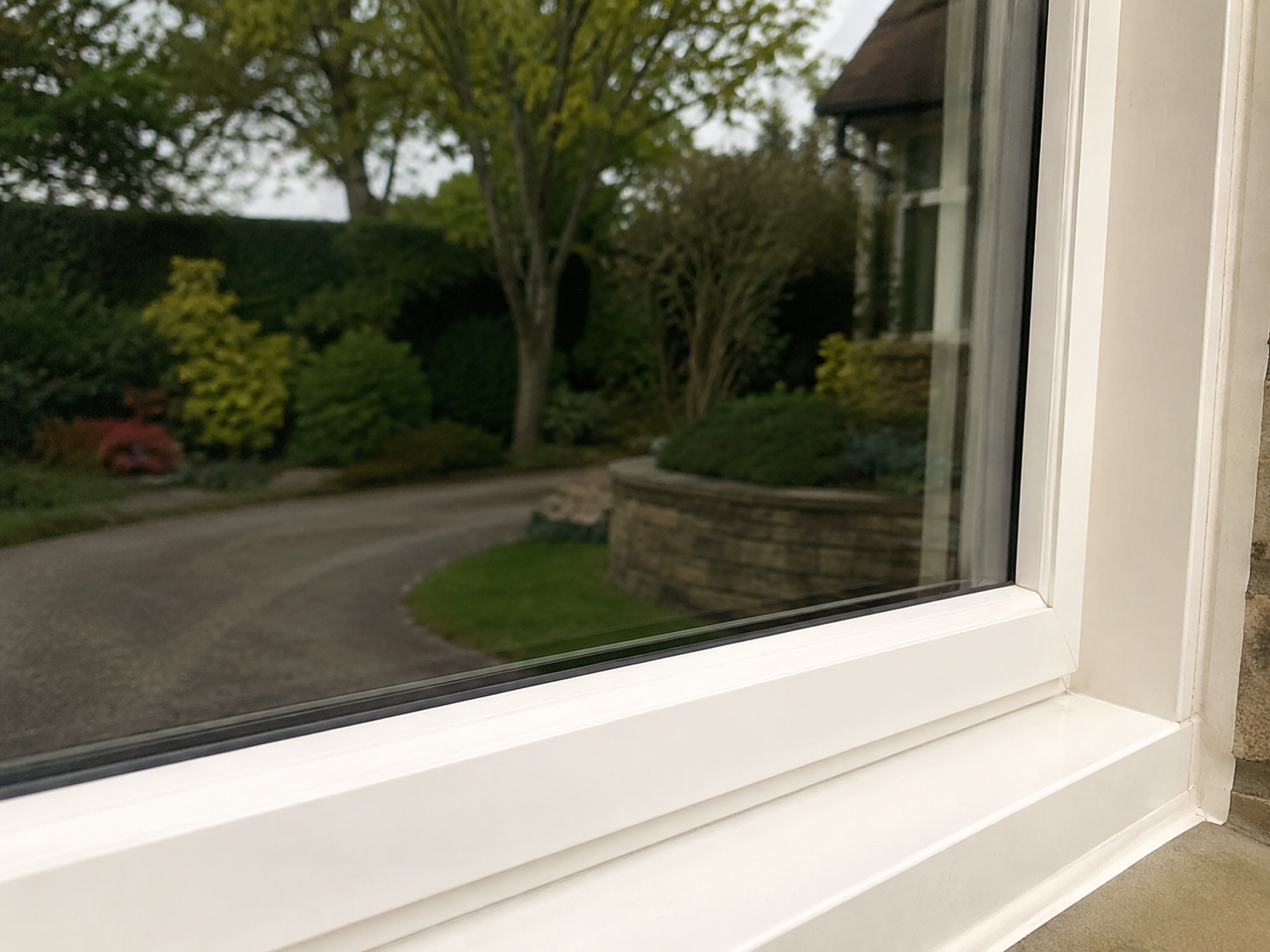 Streak-free window glass after a pure water clean with no mineral spots